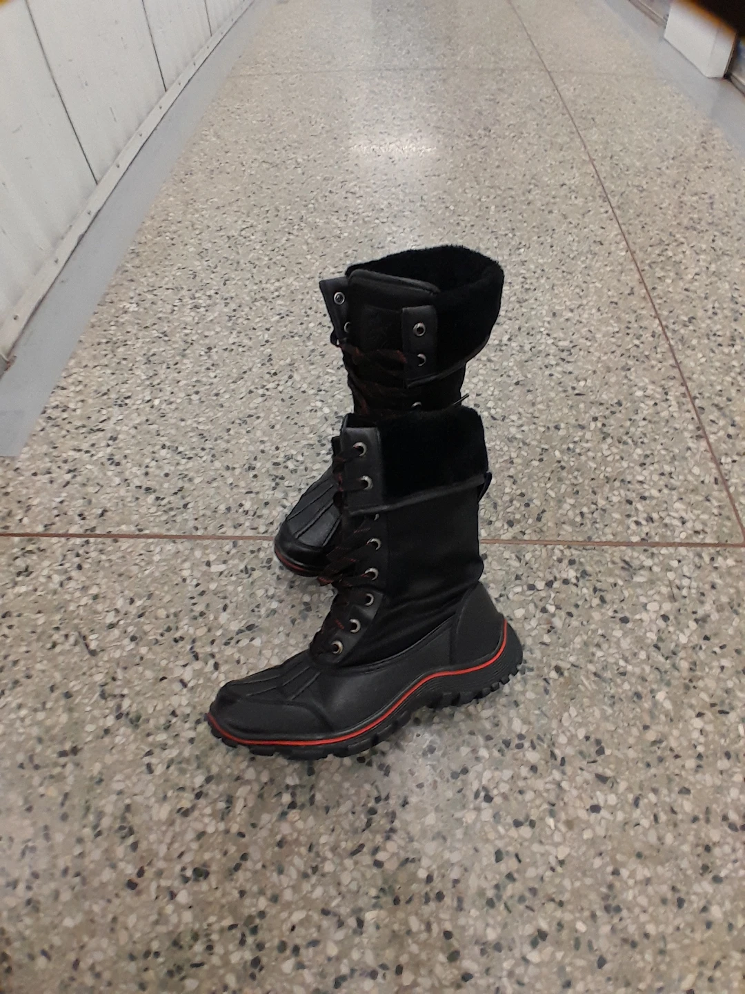 Black Winter Boots Original Mountain Head Women's Size 9 - photo 3