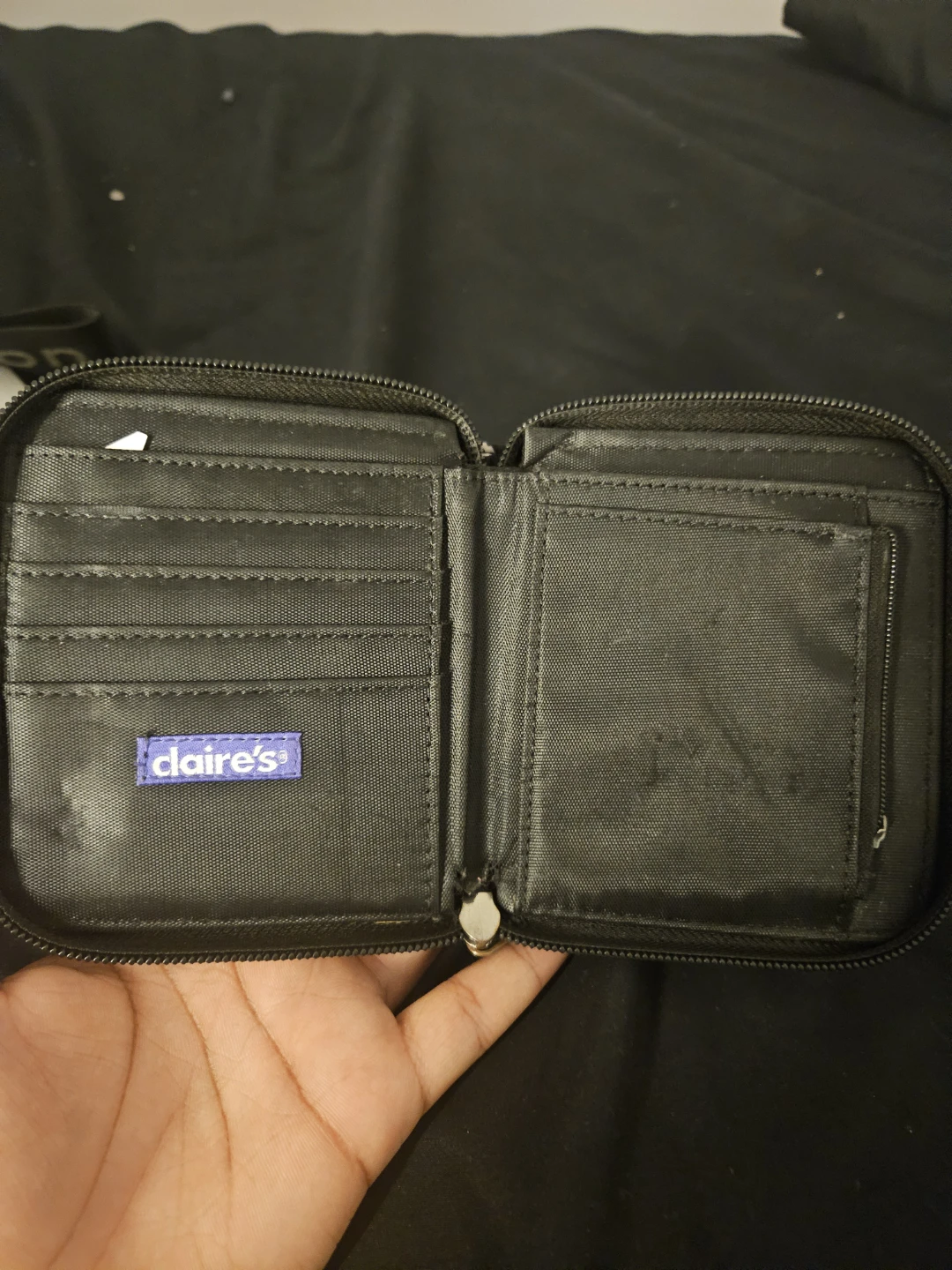 Claire's heart print zipper wallet - photo 3