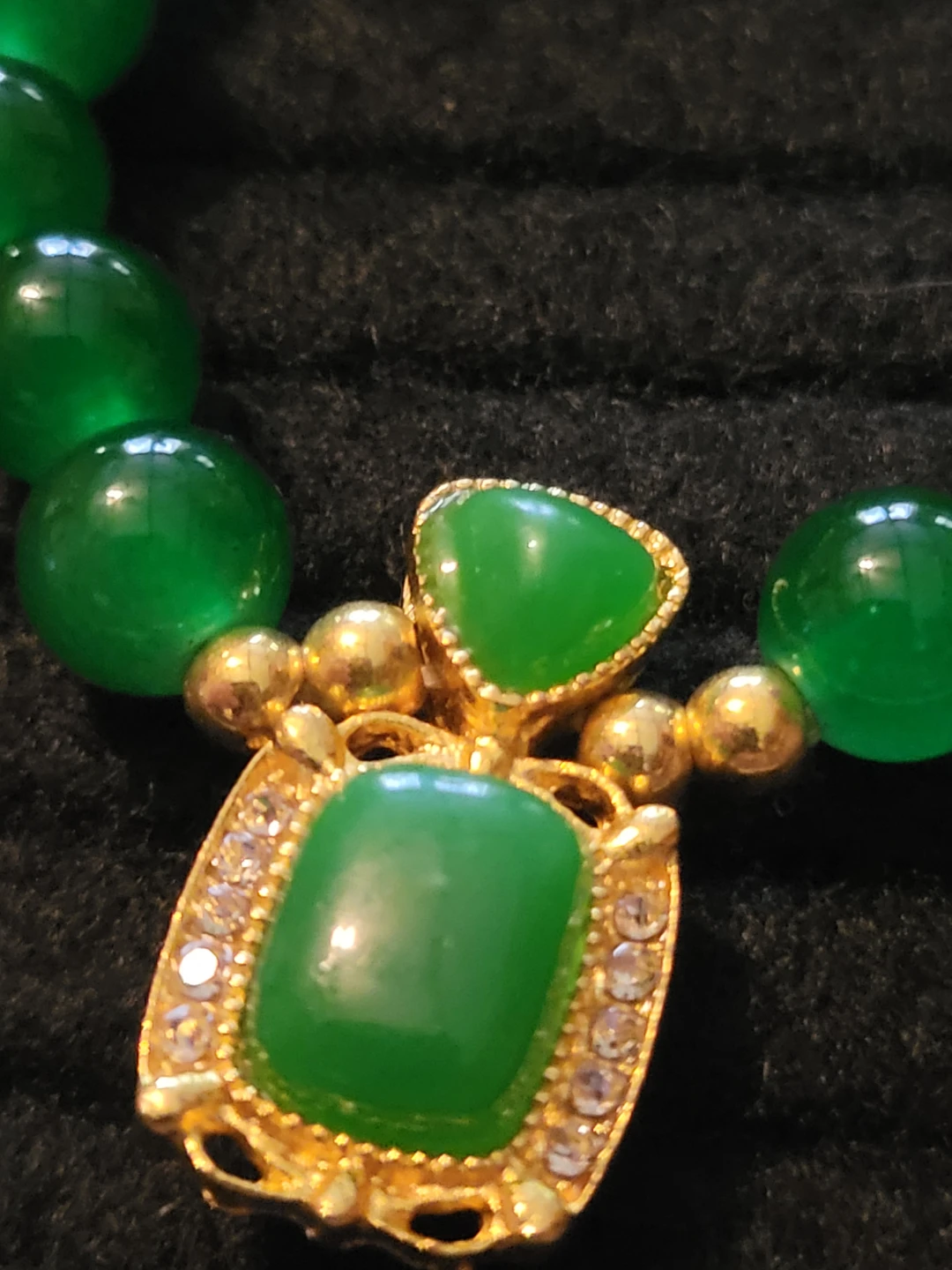 Green Beaded Bracelet with Gold-Tone Charm - photo 3