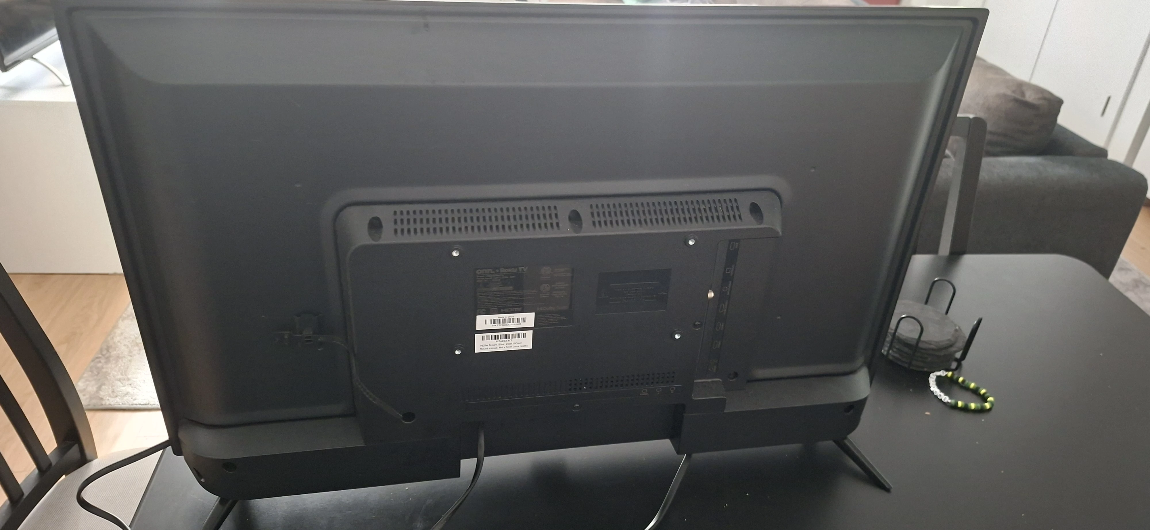 Onn. 32" Roku Smart TV - photo 3