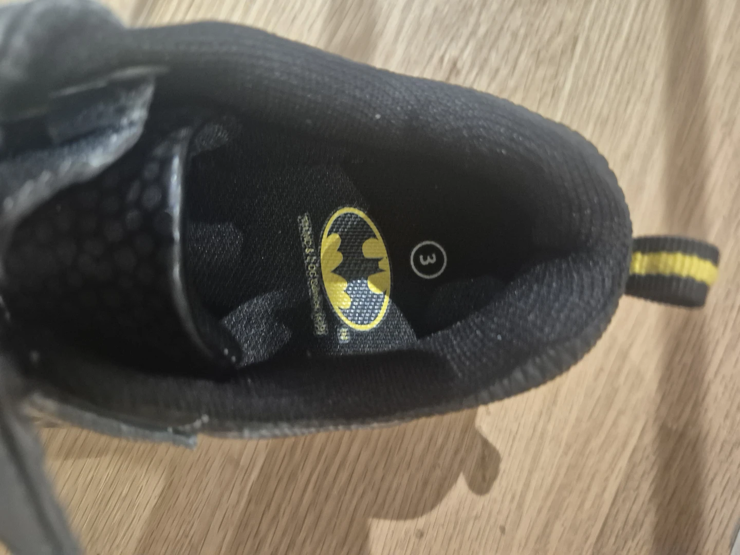 Batman Light-Up Kids Sneakers Size 3 - photo 3