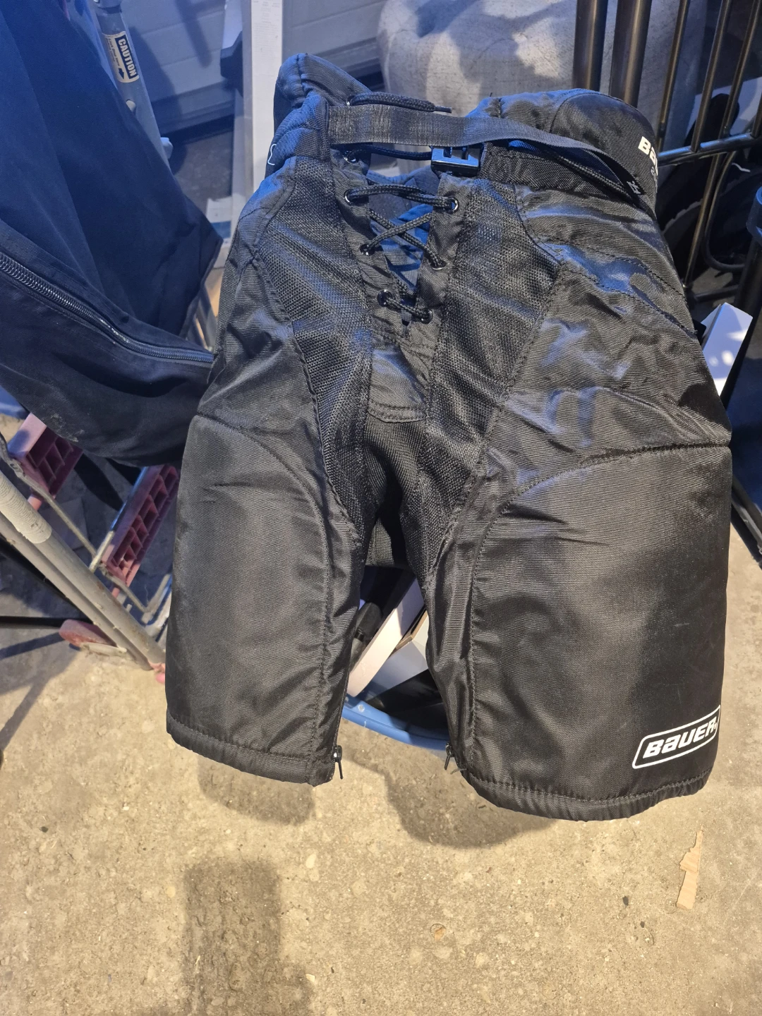 BOYS BAUER HOCKEY PANTS ... LARGE