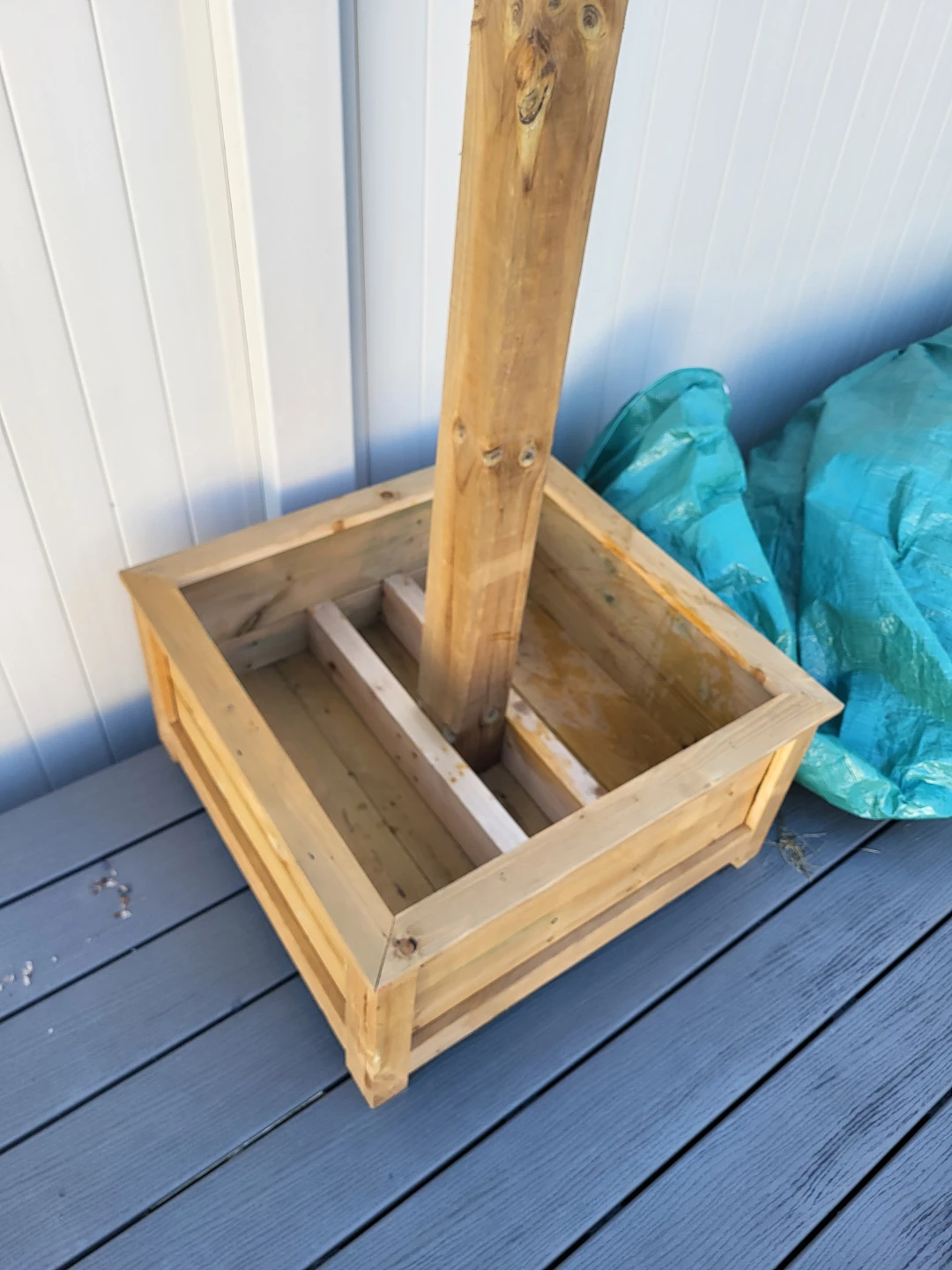 25" Wooden Patio Planter Box with Support Post - photo 2