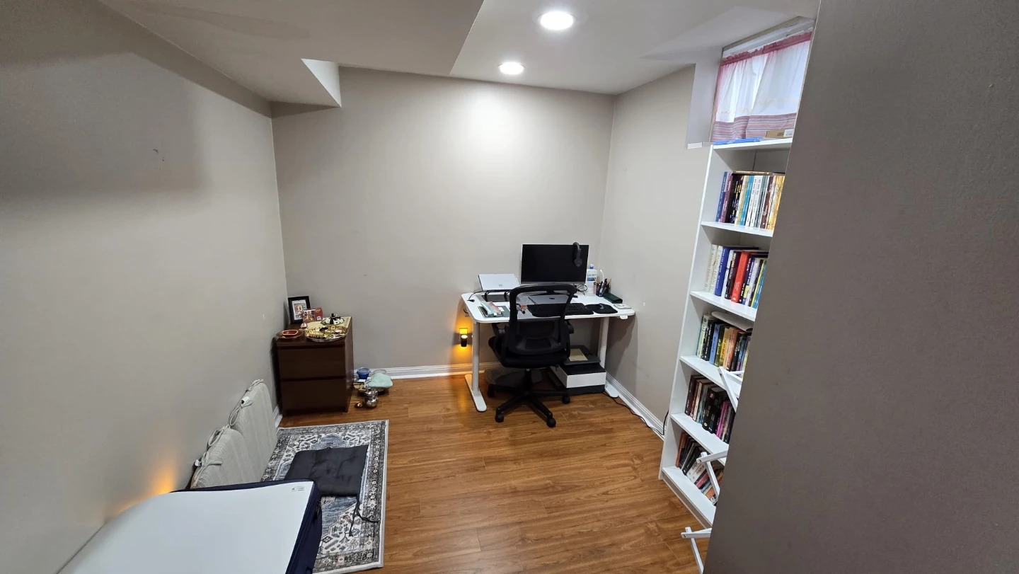 Basement 2 Bed 1 Bathroom for Rent Mississauga - photo 2