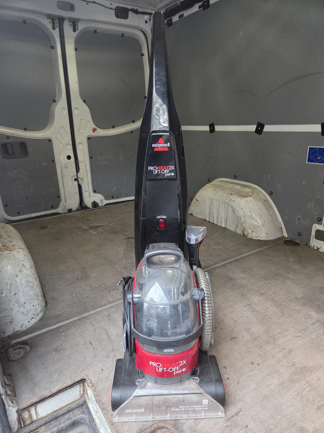 Bissell ProHeat 2X Lift-Off Pet Carpet Cleaner - photo 2