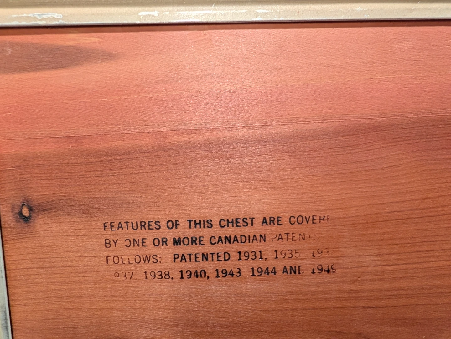 Vintage Lane Cedar Chest - photo 3