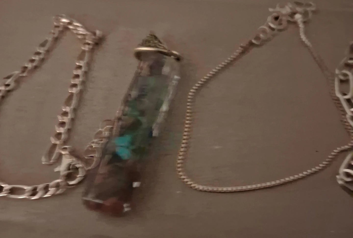 Rose gold tone bracelets and crystal pendant - photo 4