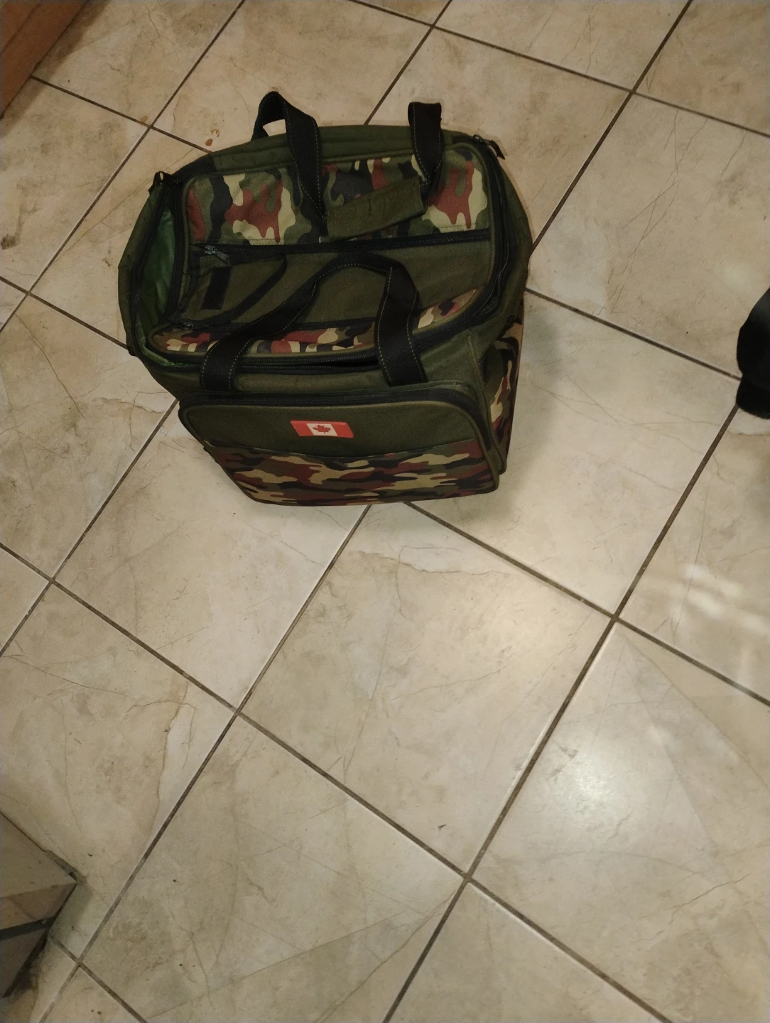 Camo pattern soft-sided cooler bag - photo 3