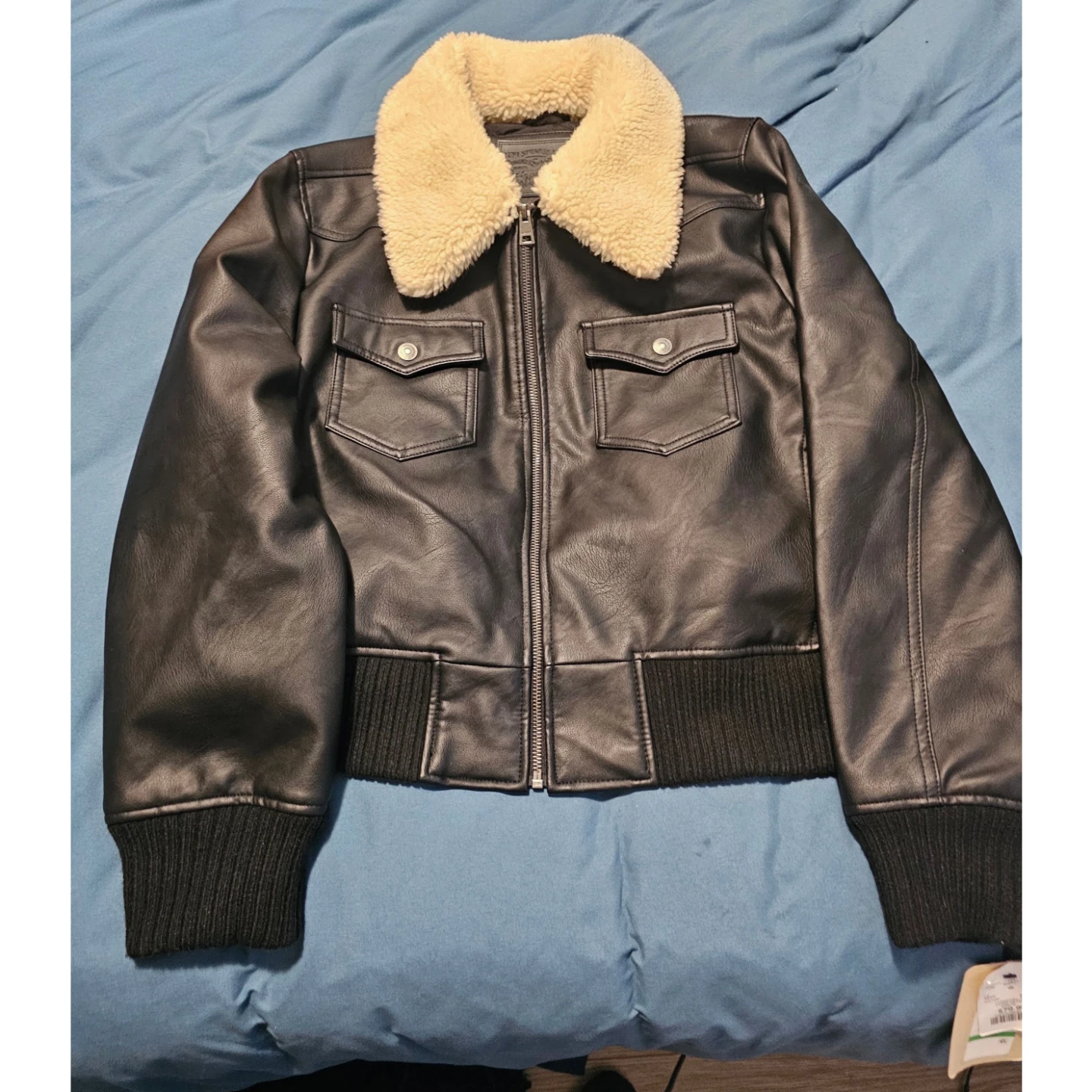 ✨NWT Levi's Faux Leather Cropped Western Bomber Jacket - Size L✨