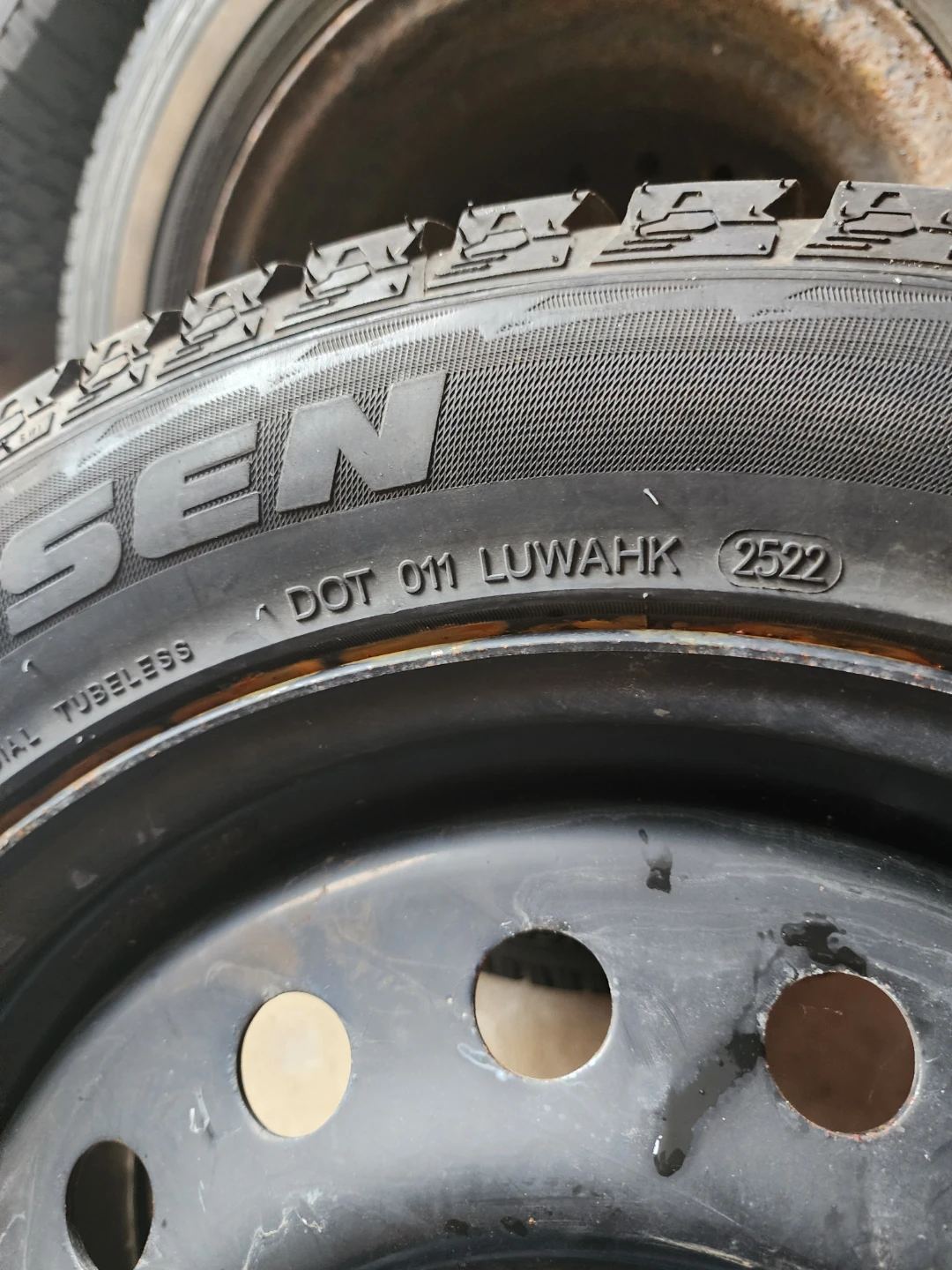 Kapsen 215/55R17 Winter Tires 5x114.5 bolt pattern DOT 2522 - photo 2