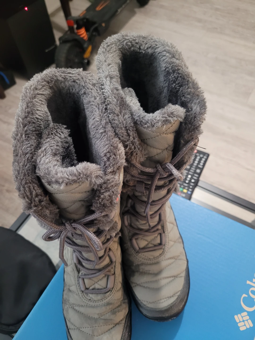Columbia Youth Minx Mid III Winter Boots - Size 4 - photo 3