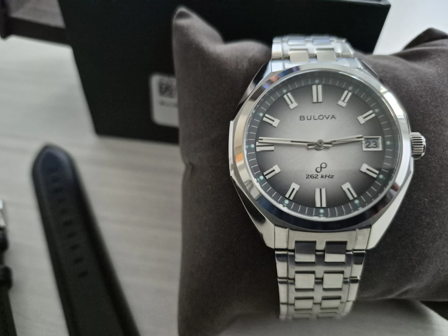 Bulova Jetstar Watch + Extra Leather Strap - photo 5
