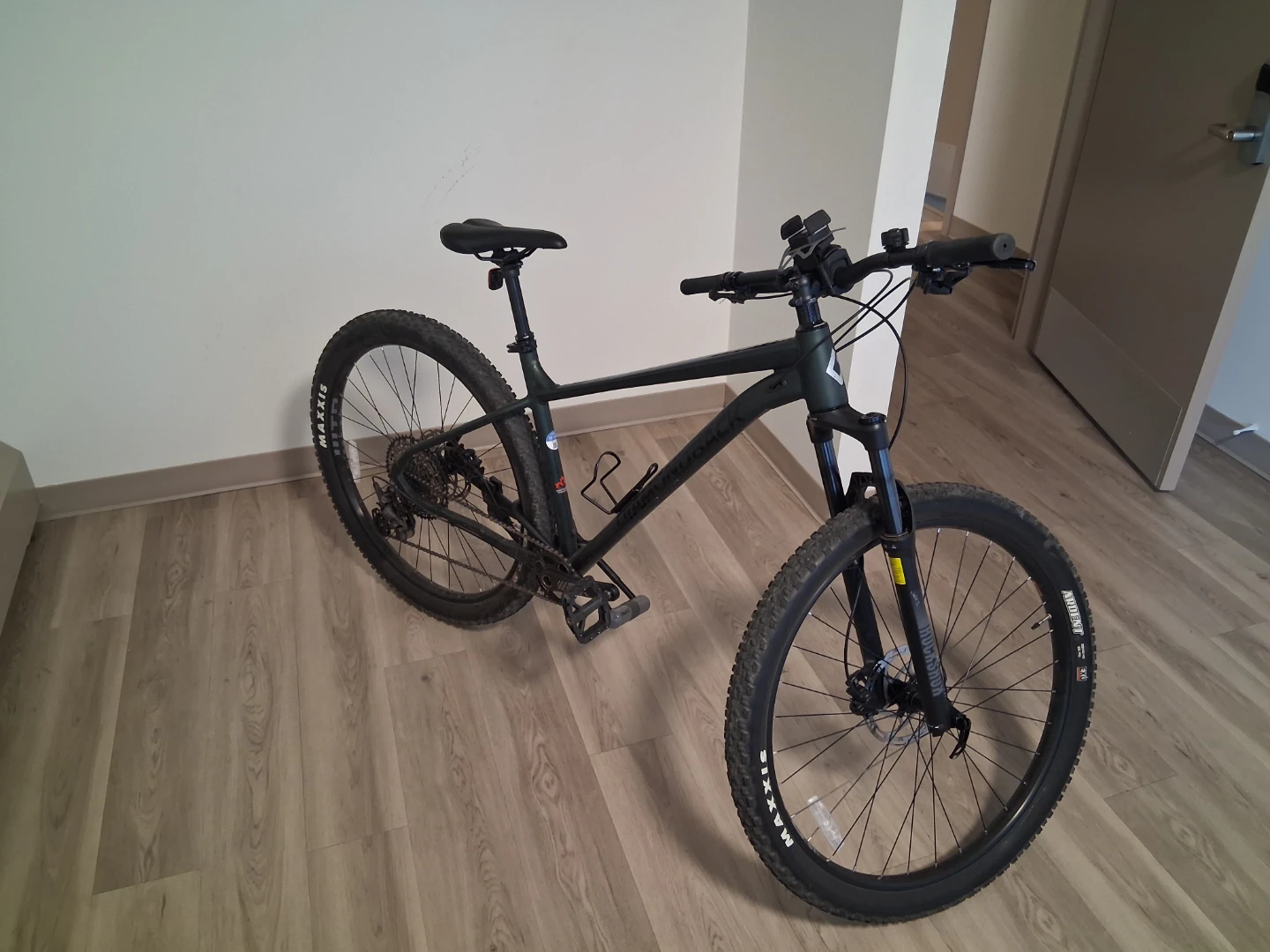 29" 700cc Diamondback Crimson Hardtail - photo 2