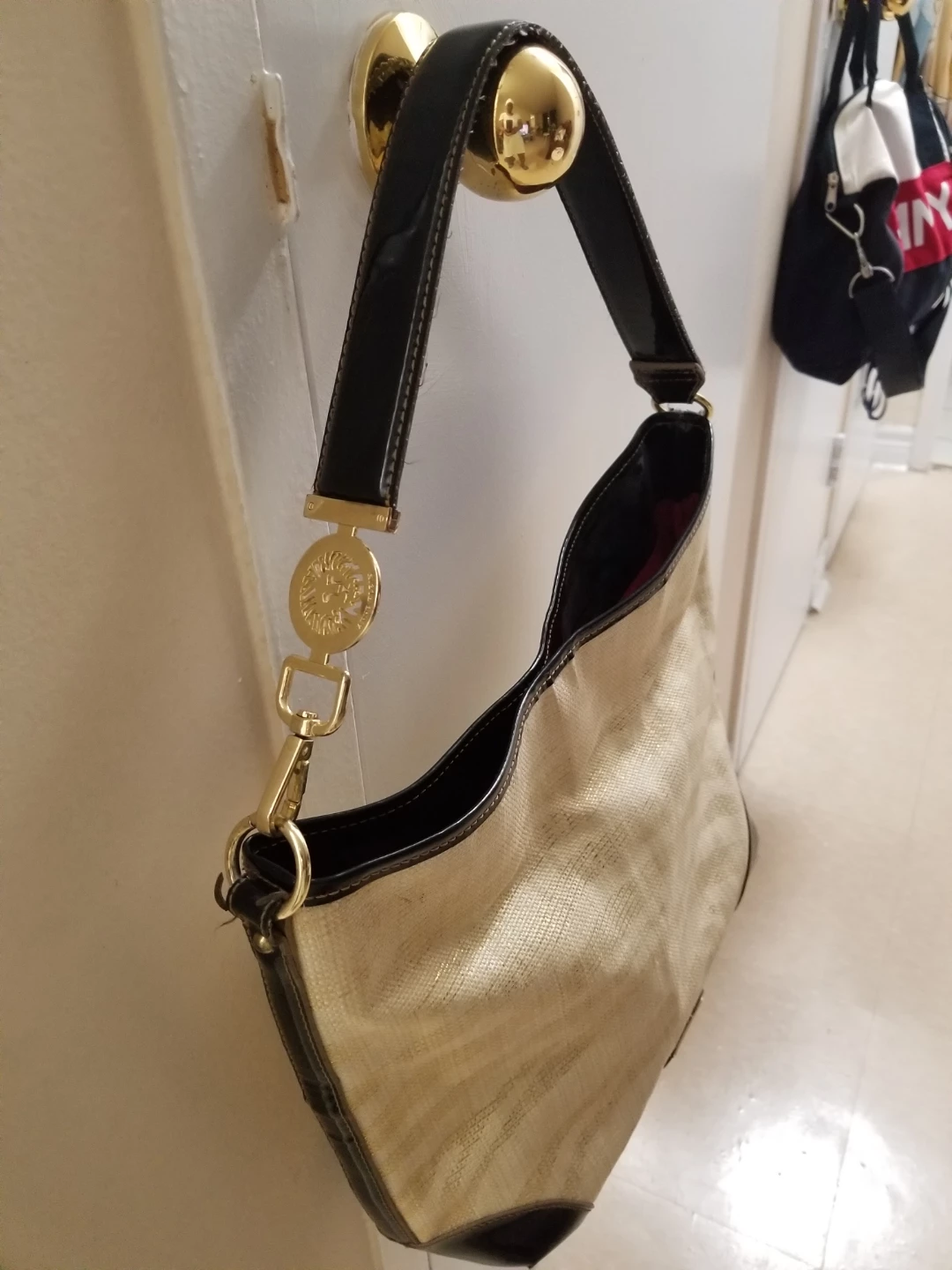 Anne Klein gold and black hobo bag - photo 5