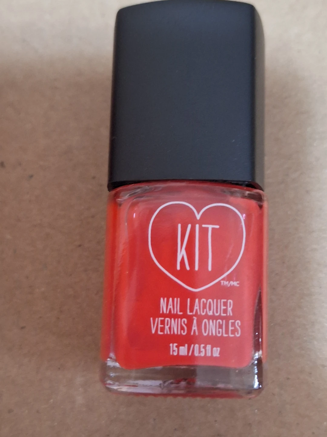KIT Nail Lacquer in Red