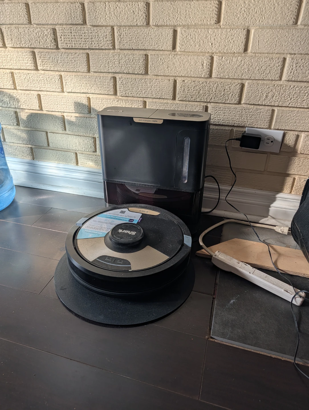 Shark 2-in-1 Robot Vacuum and Mop - photo 3