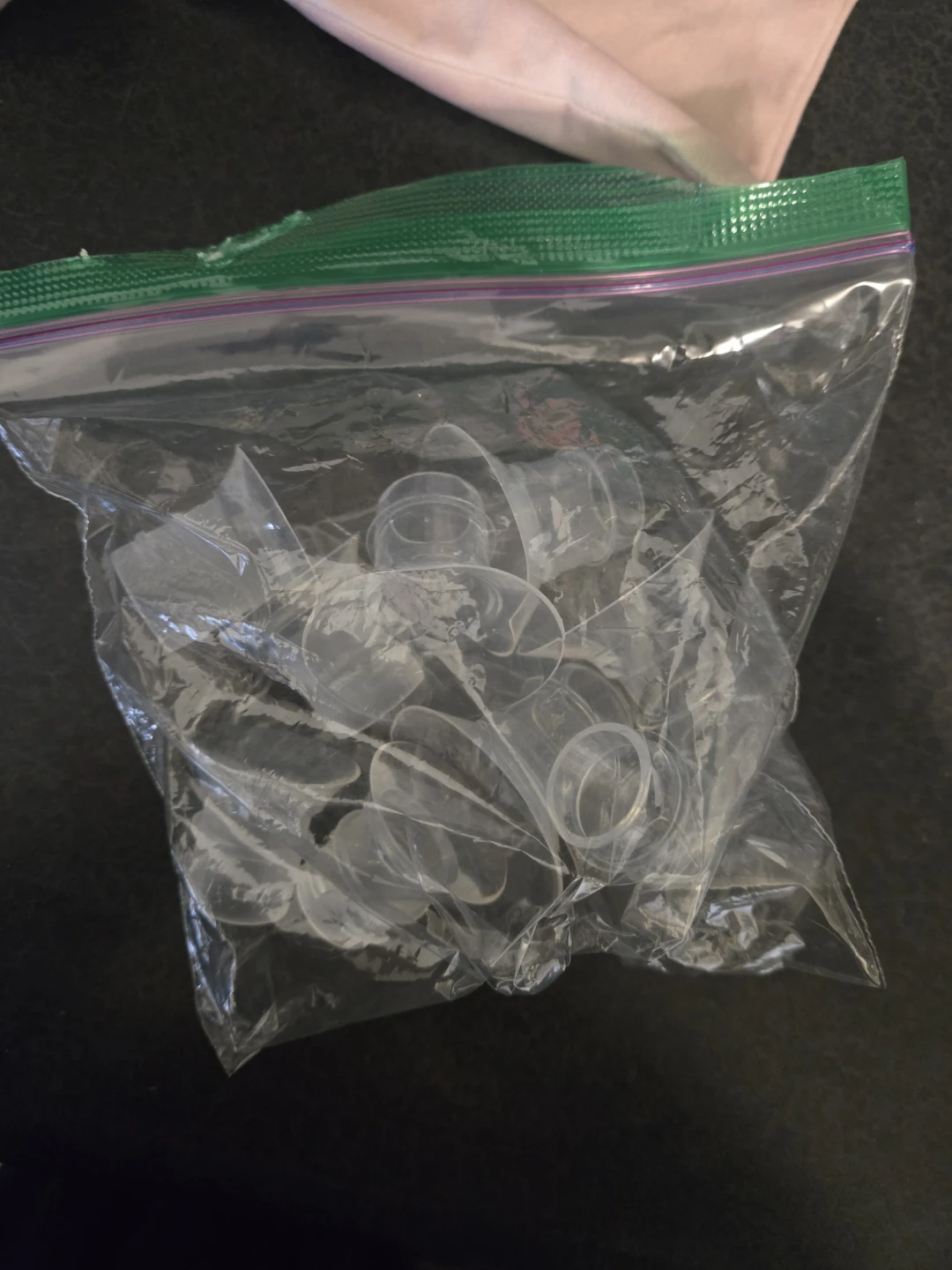 Eufy Wearable Breast Pumps - photo 2