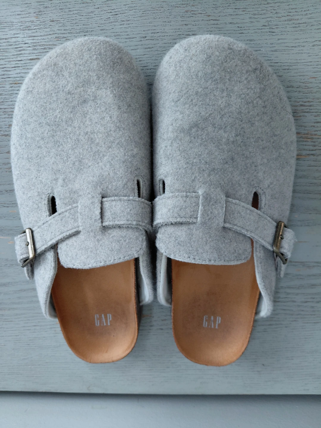 Gap grey felt buckle clogs