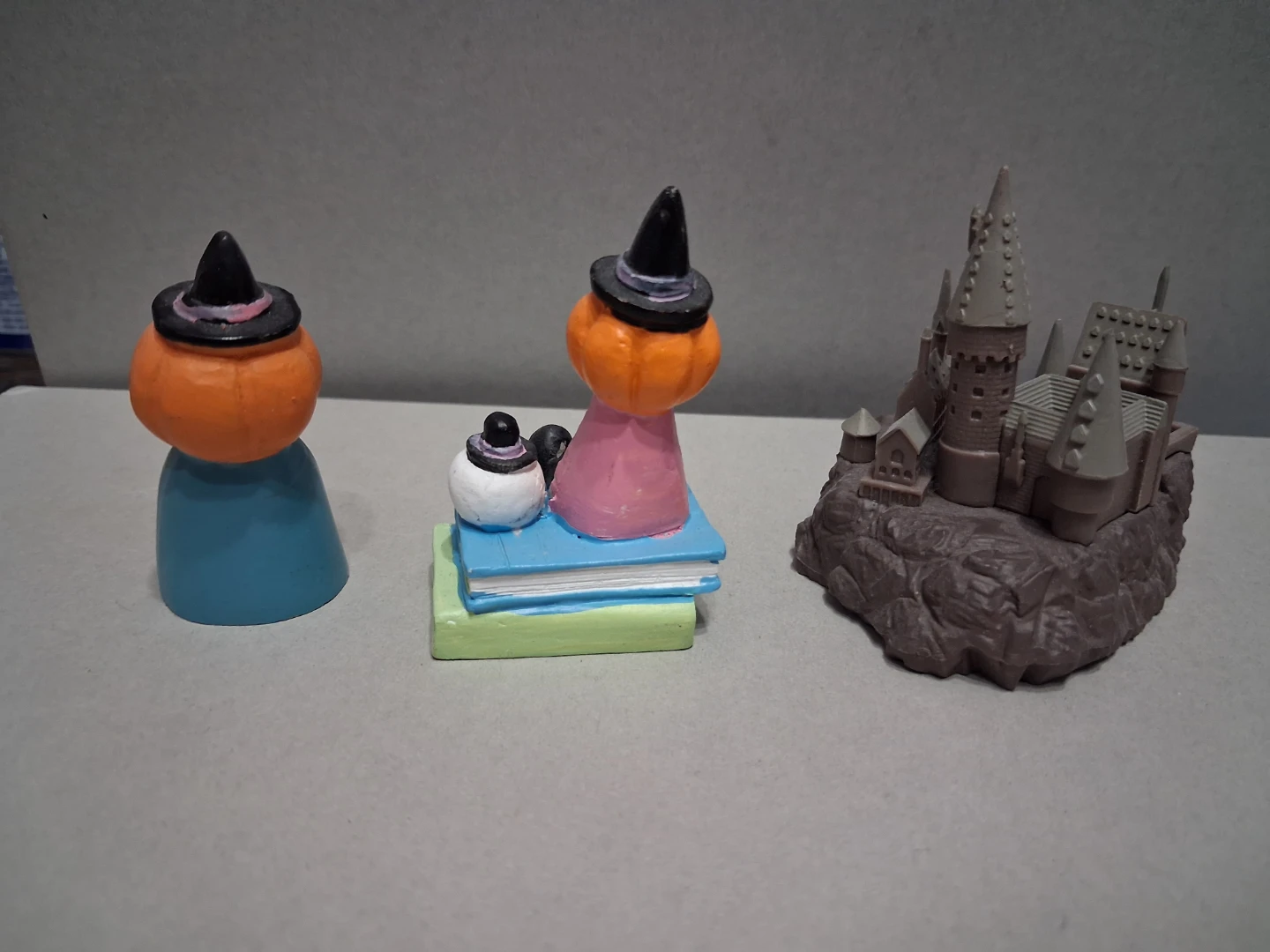 Moving ✨️ Assorted Miniature Collectible Figures - photo 2