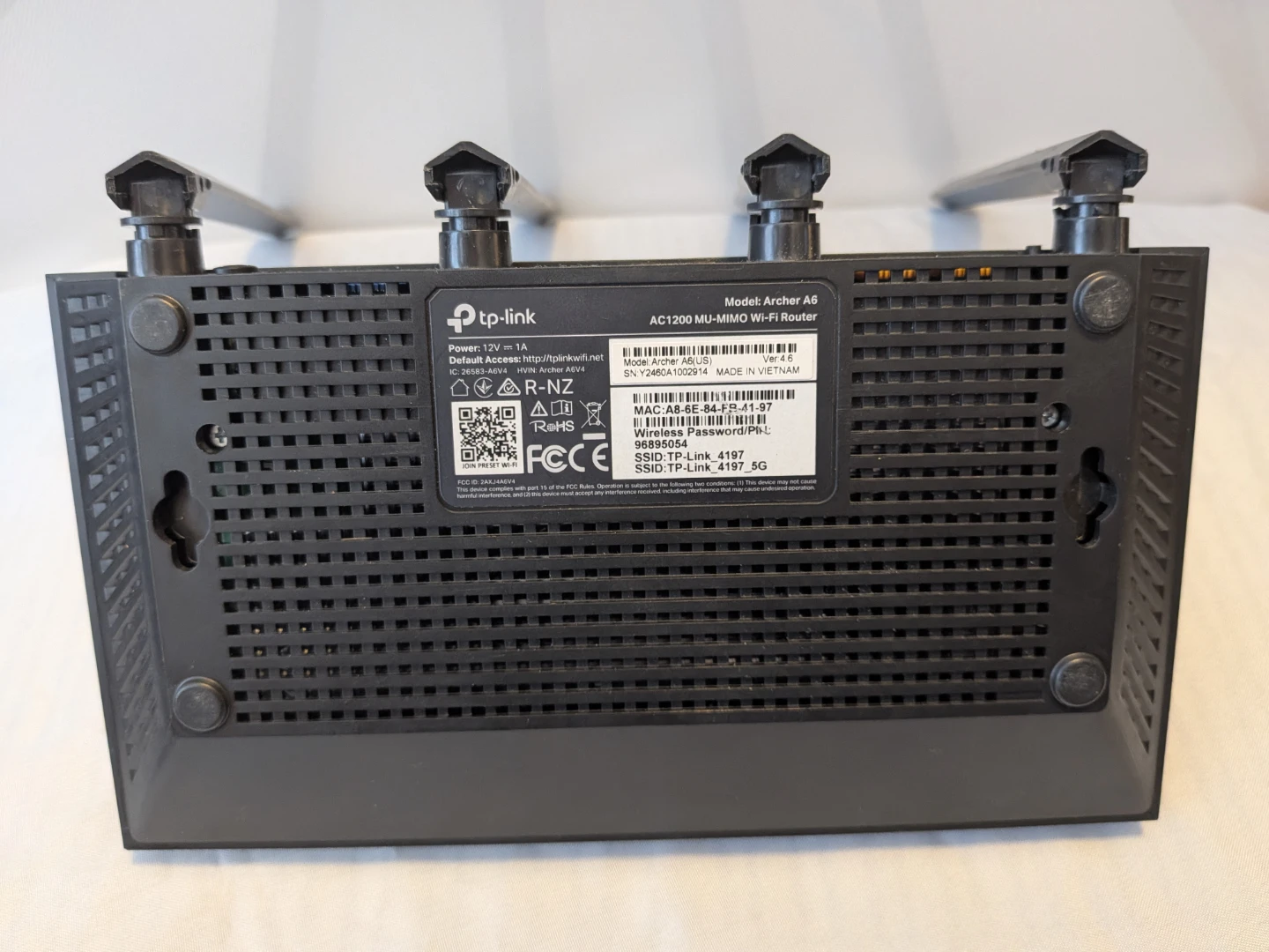 TP-Link AC1200 Router & Gigabit Switch - photo 2