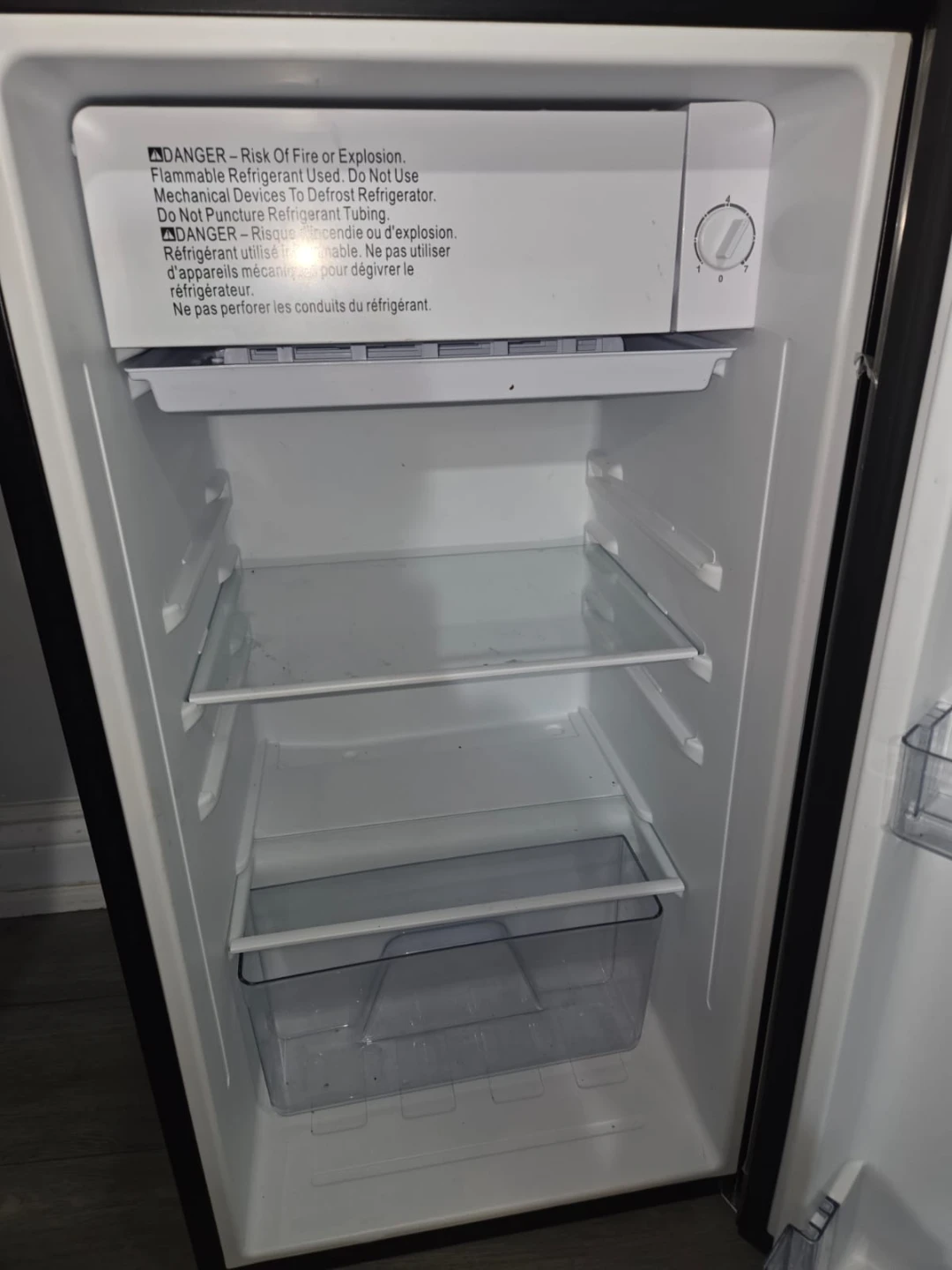 Vissani Compact Refrigerator - photo 5