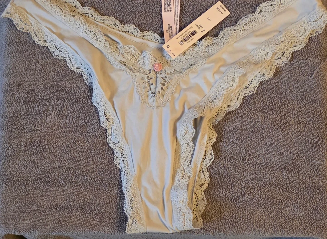 Victoria's Secret Lace Thong L