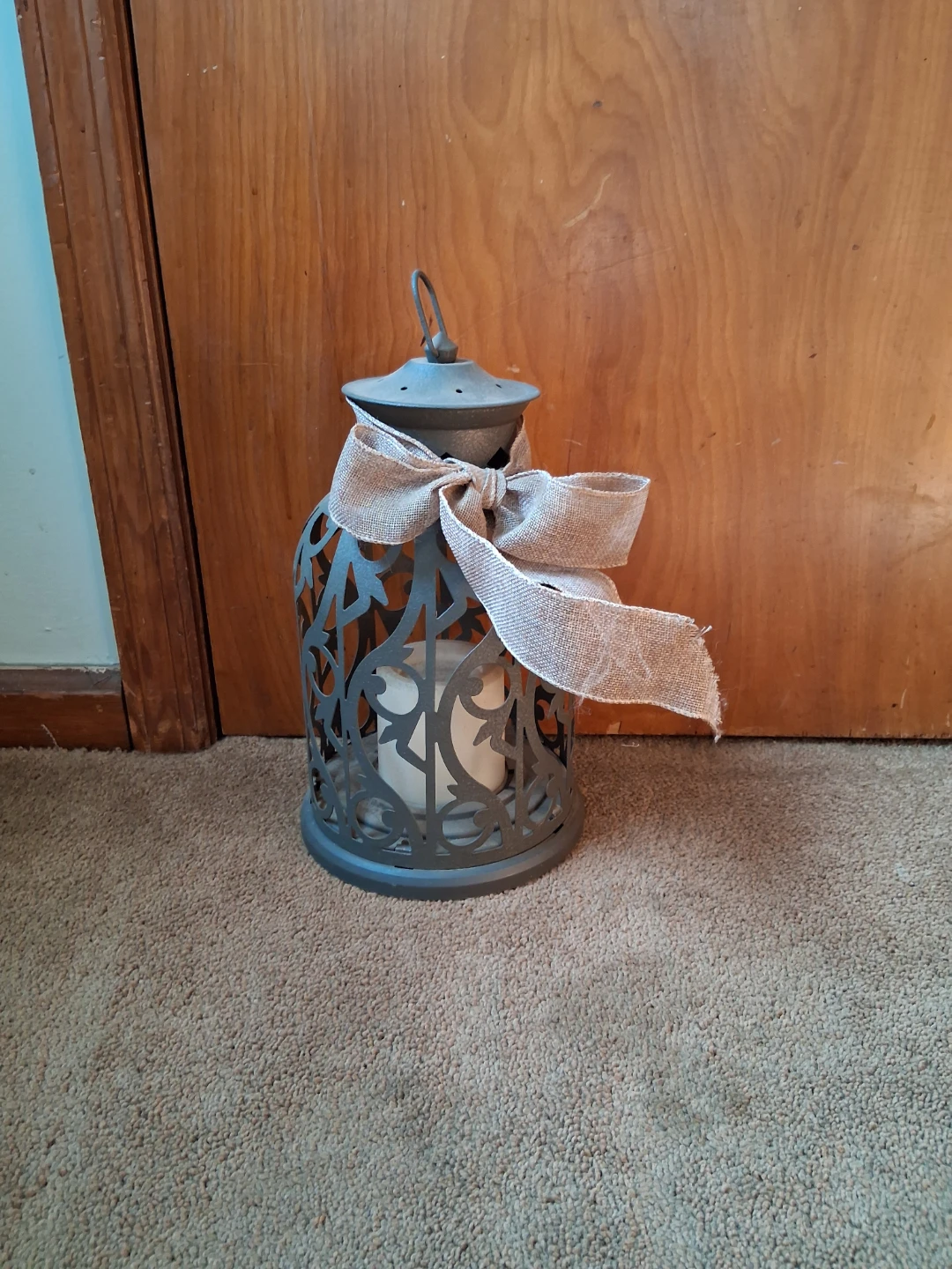 Rustic lantern burlap bow