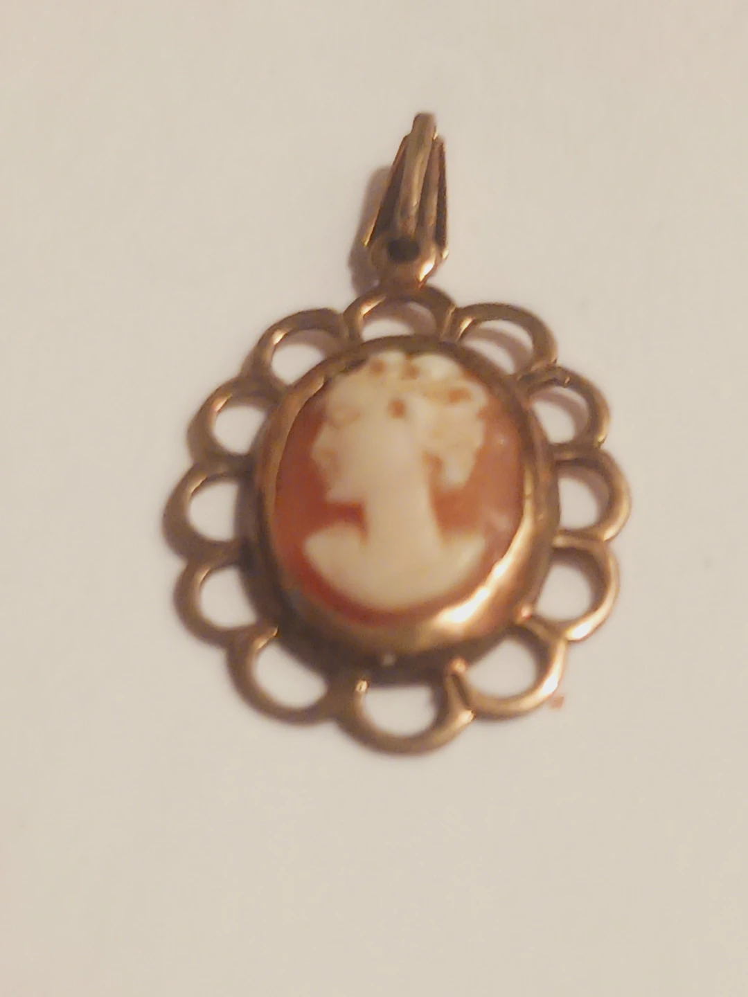 JMH 375 Stamped 9K Gold Gorgeous Cameo Pendant