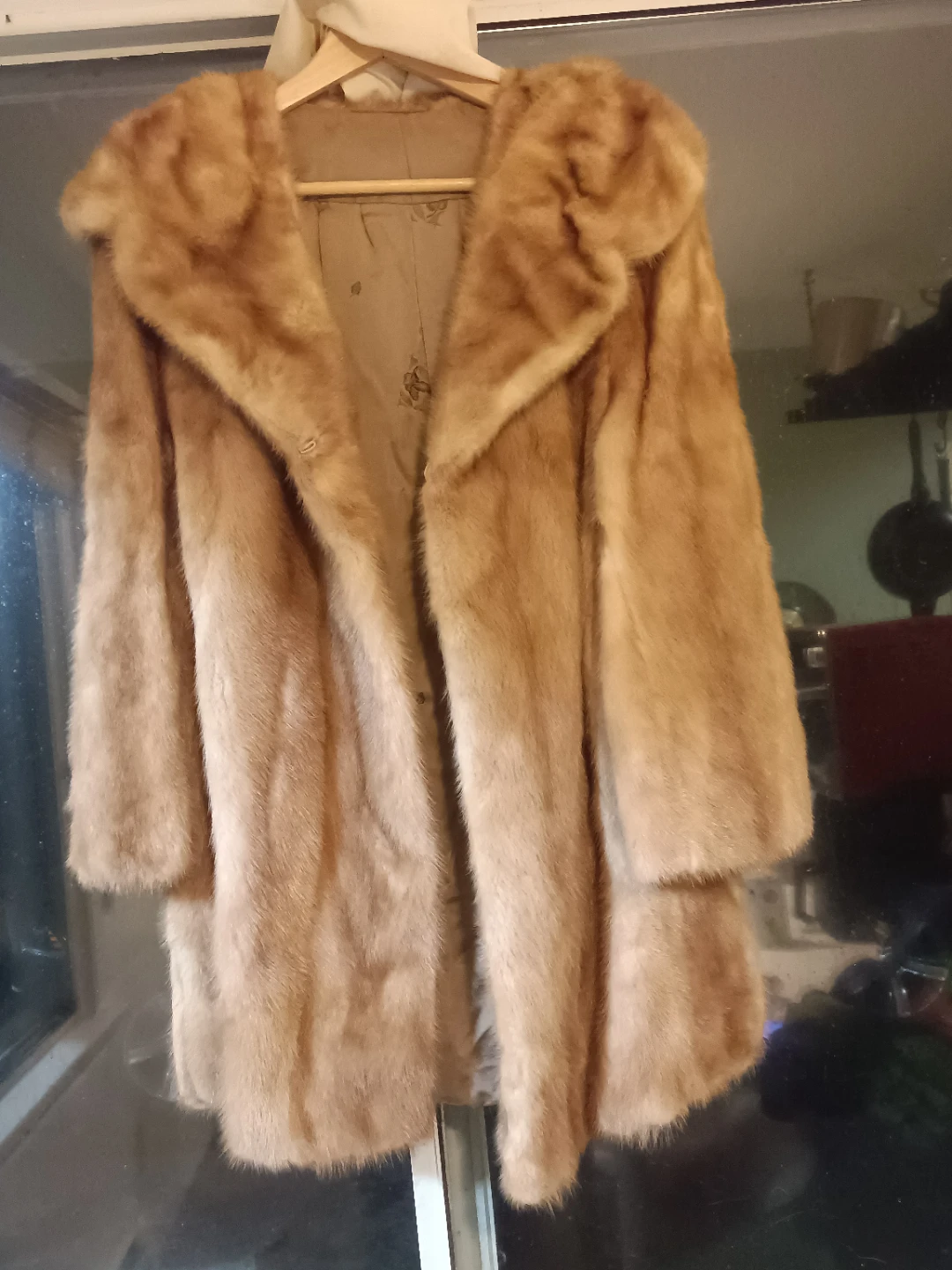 Vintage Light Brown Fur Coat - photo 2