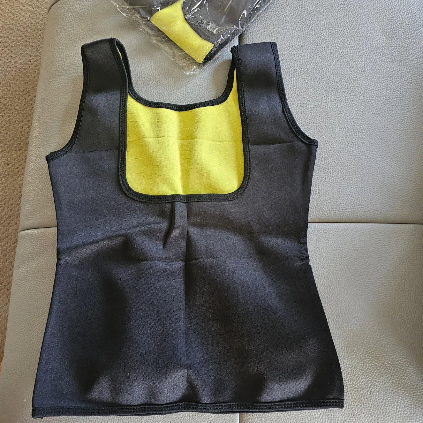 Neoprene sauna tank top, black and yellow
