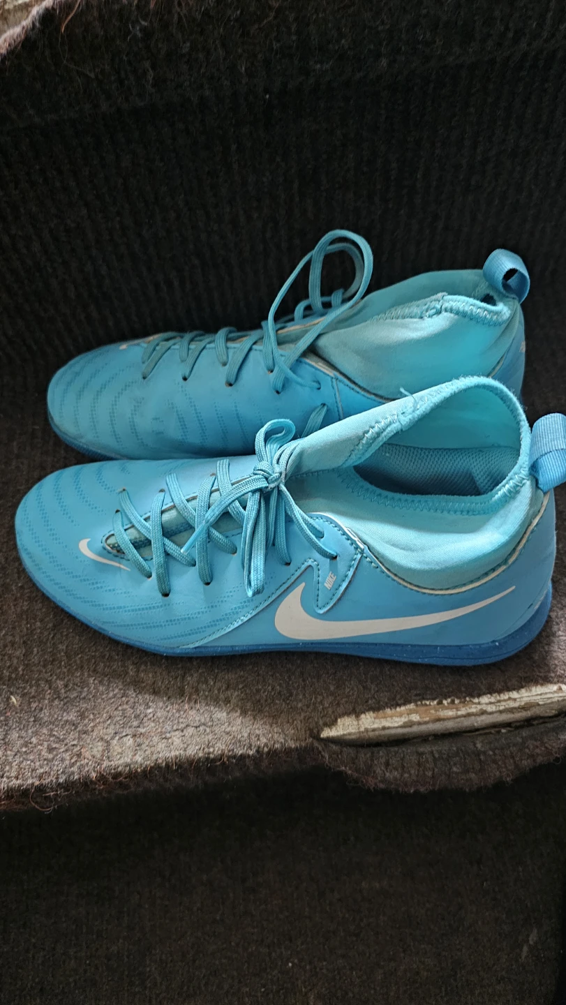 Nike Indoor Soccer Shoes Light Blue - photo 2