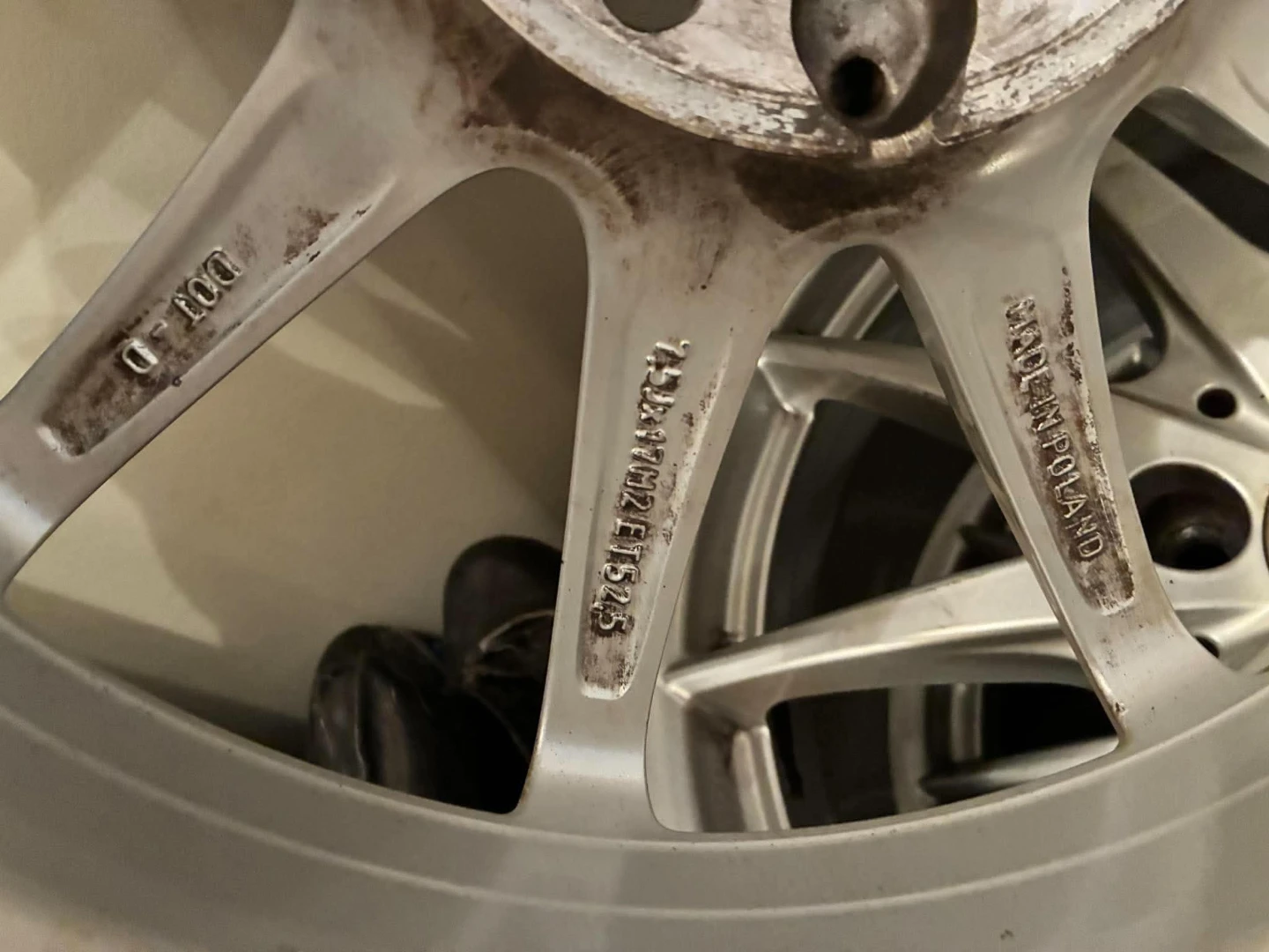 Set of 3 Mercedes-Benz 17-inch Alloy Wheels - photo 2