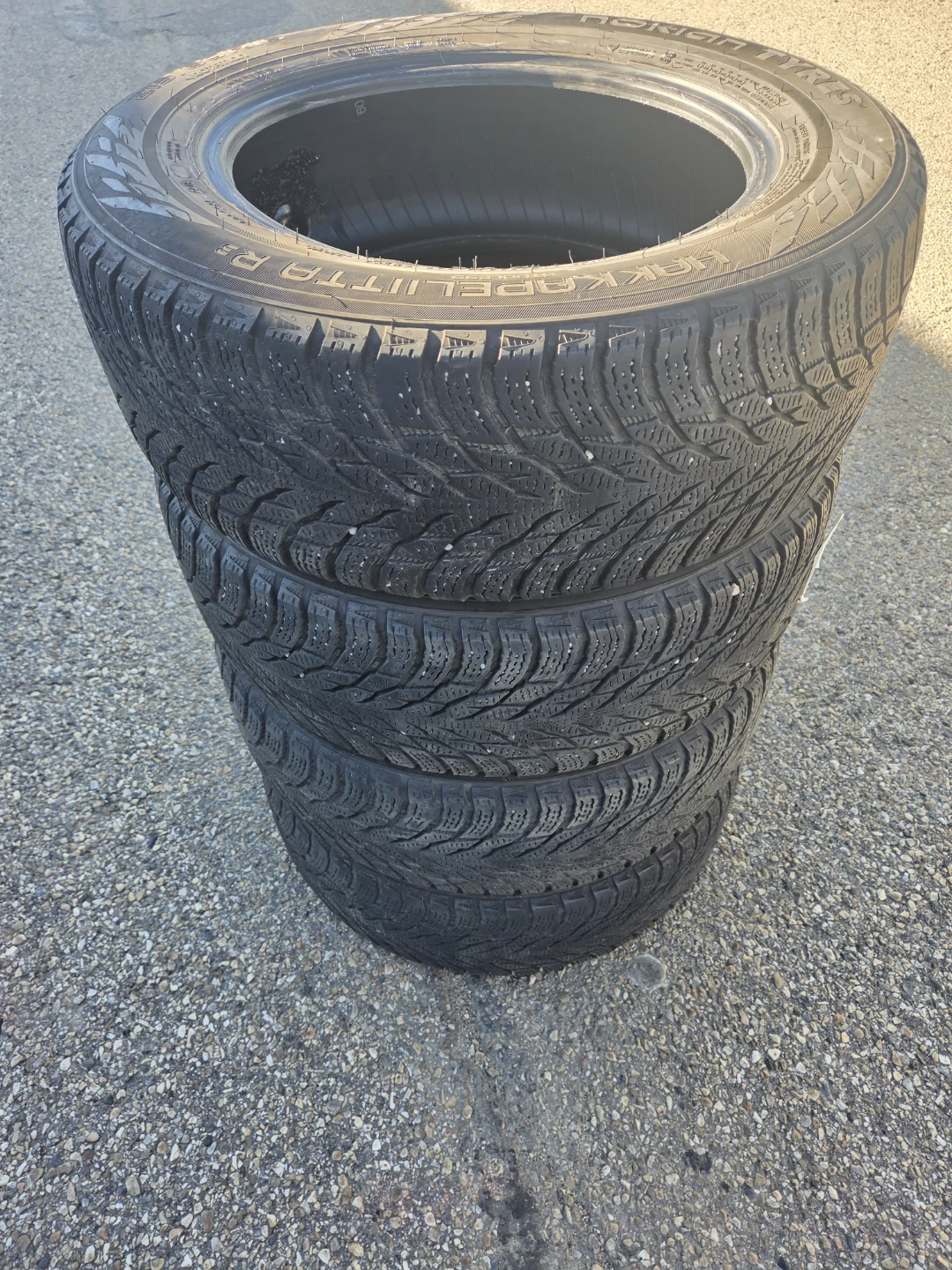 215/60R16 Nokian Hakkapeliitta R3 Winter Tyres