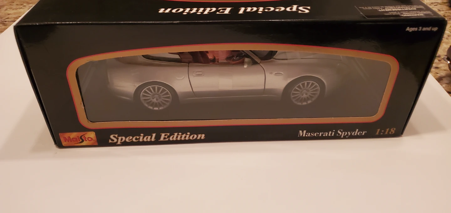 Maisto Special Edition 1:18 Maserati Spyder - photo 2