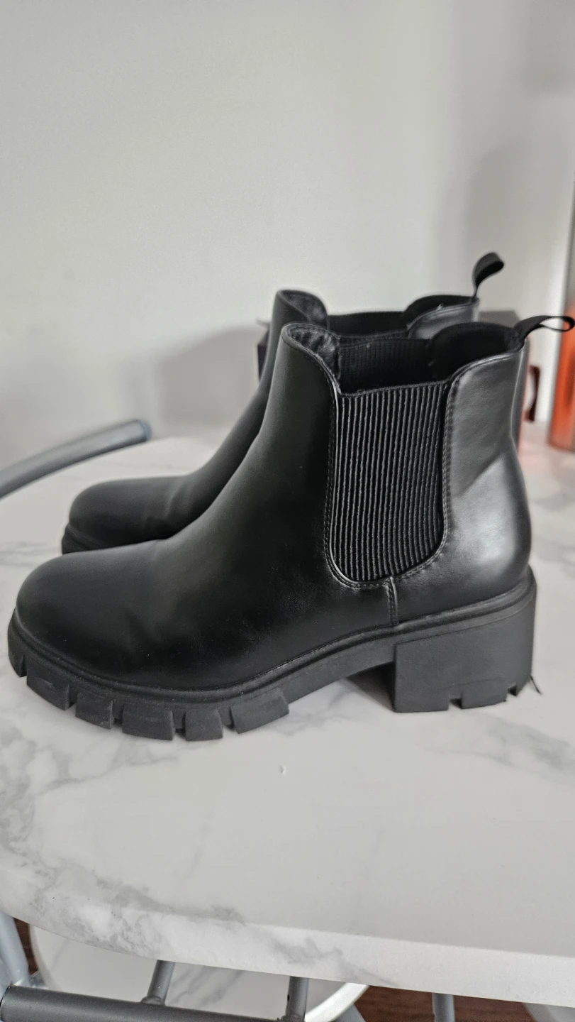 Black Chelsea Lug Sole Boots - photo 3