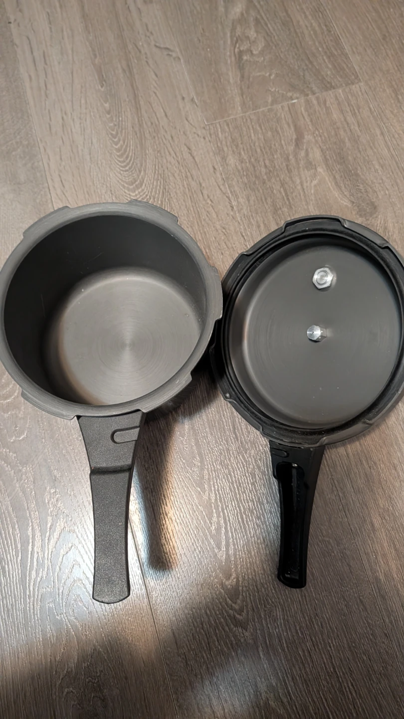 Moving out sale! Butterfly Elegant Plus Pressure Cooker