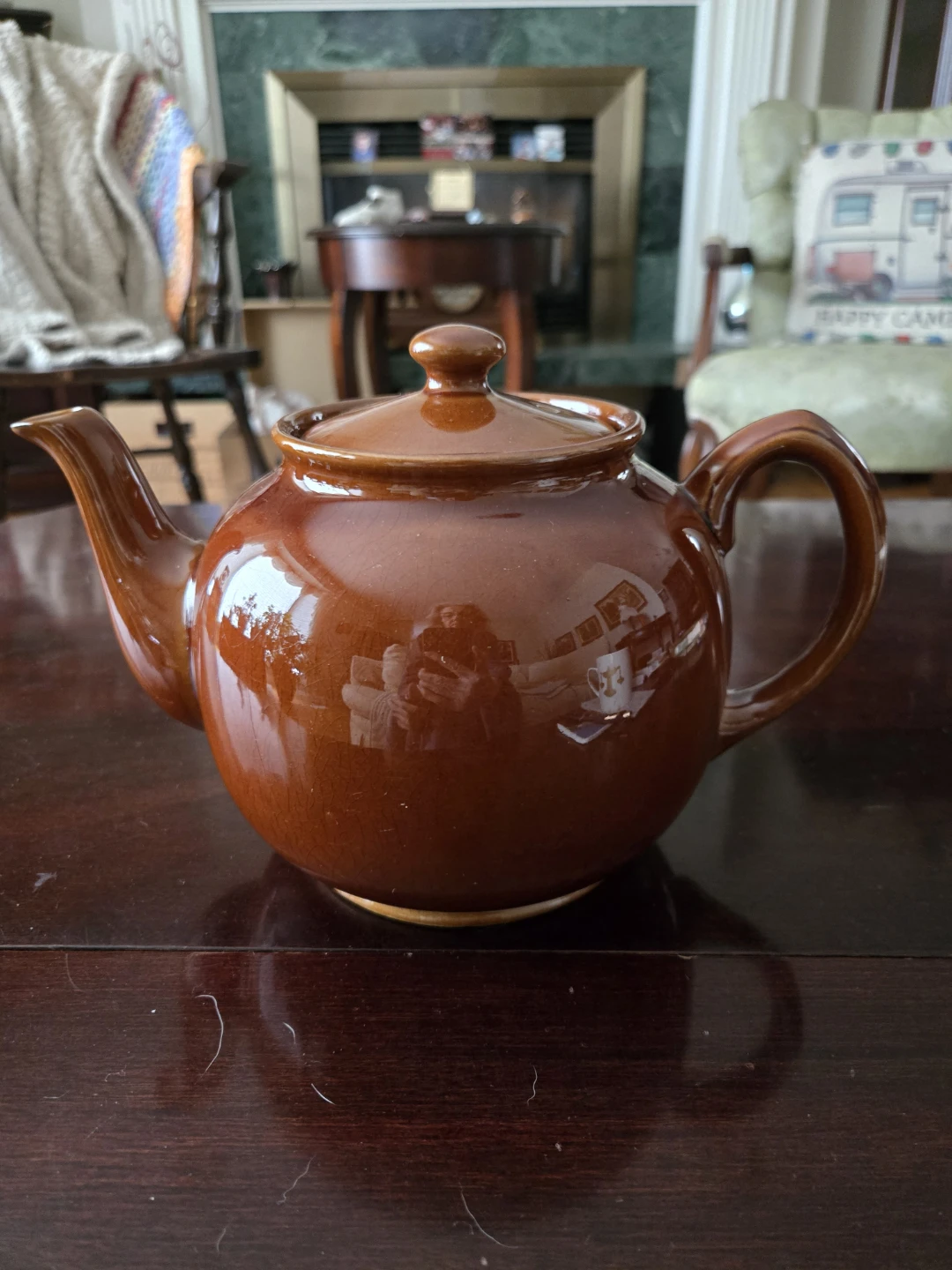 Classic "Brown Betty" Style Ceramic Teapot – Excellent Condition