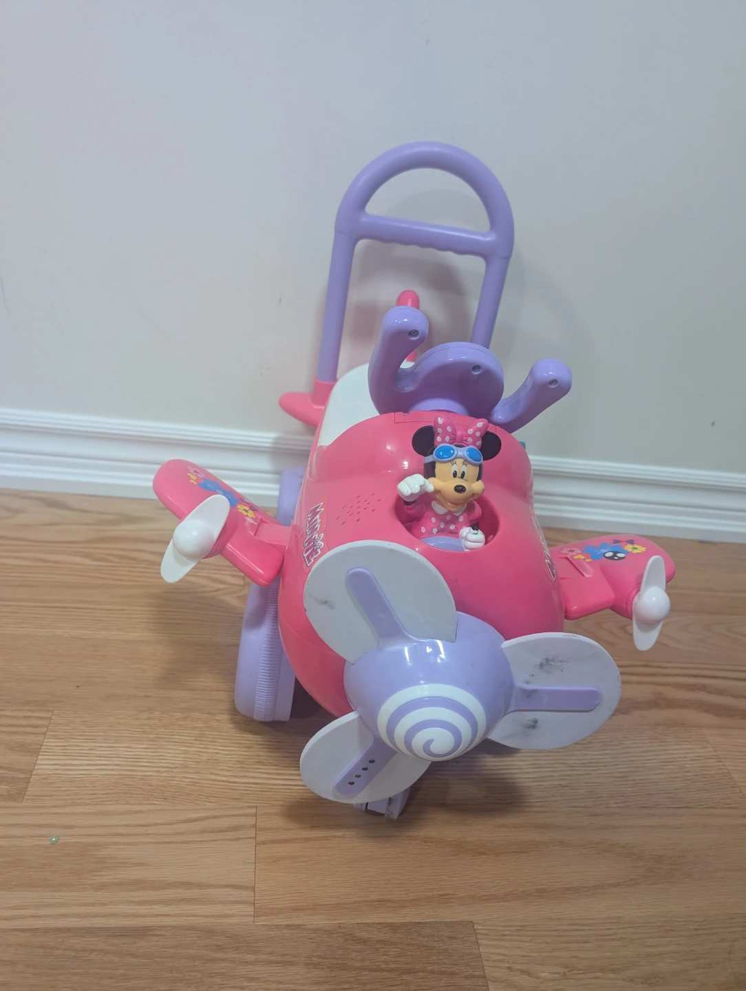 Disney Minnie Mouse Ride-On Airplane - photo 2