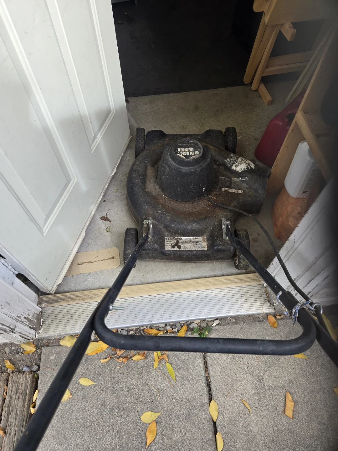 Black & Decker LM115 18" Electric Mower - photo 2