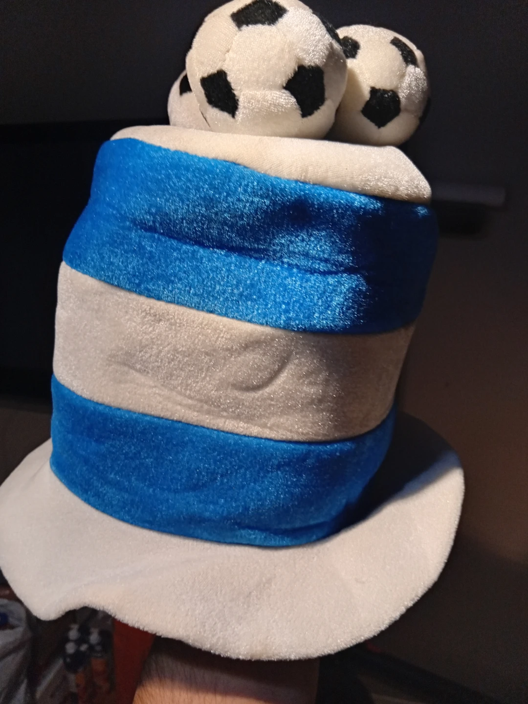 Novelty soccer ball plush top hat - photo 4