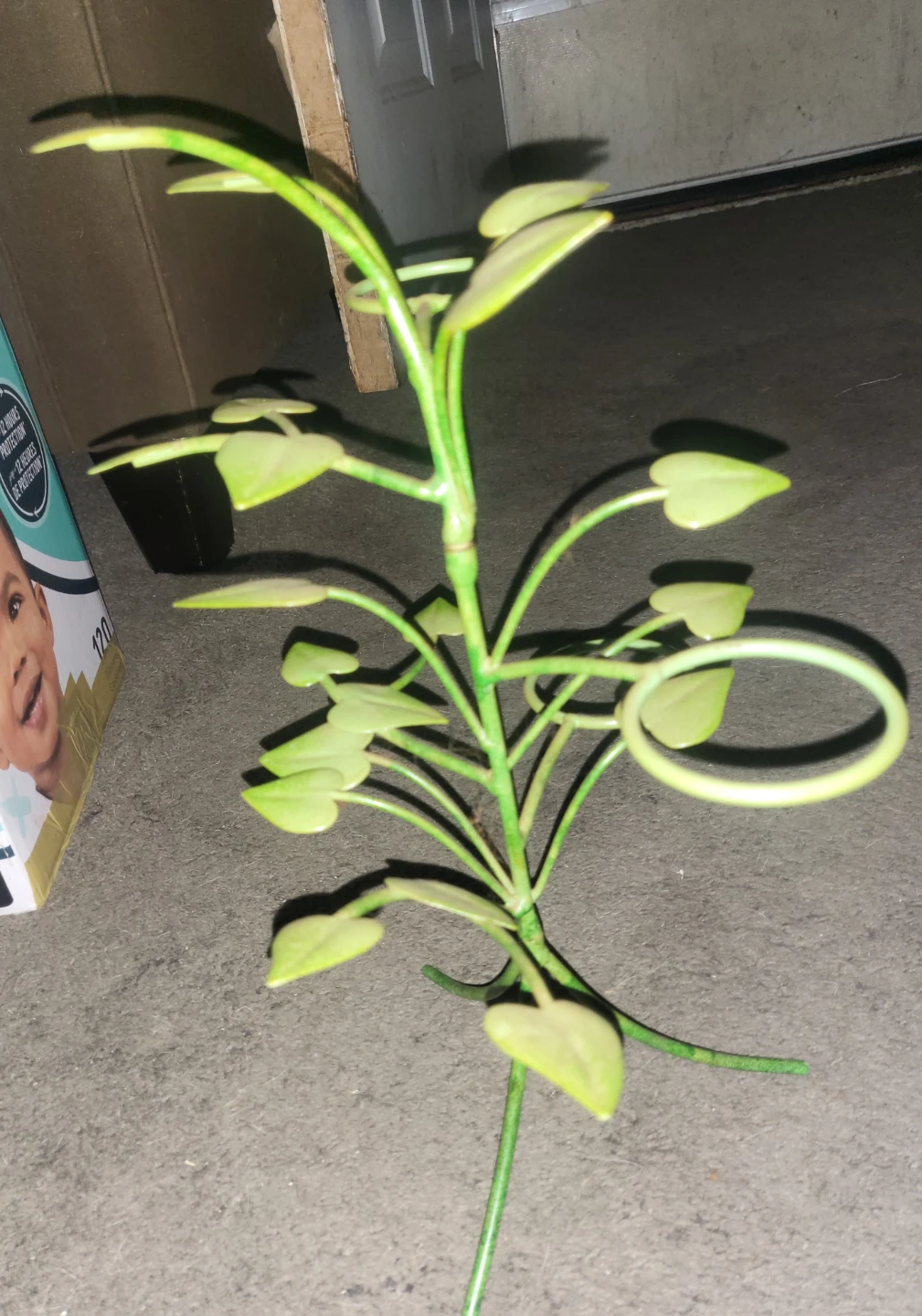 Metal Decorative Leaf Display Stand