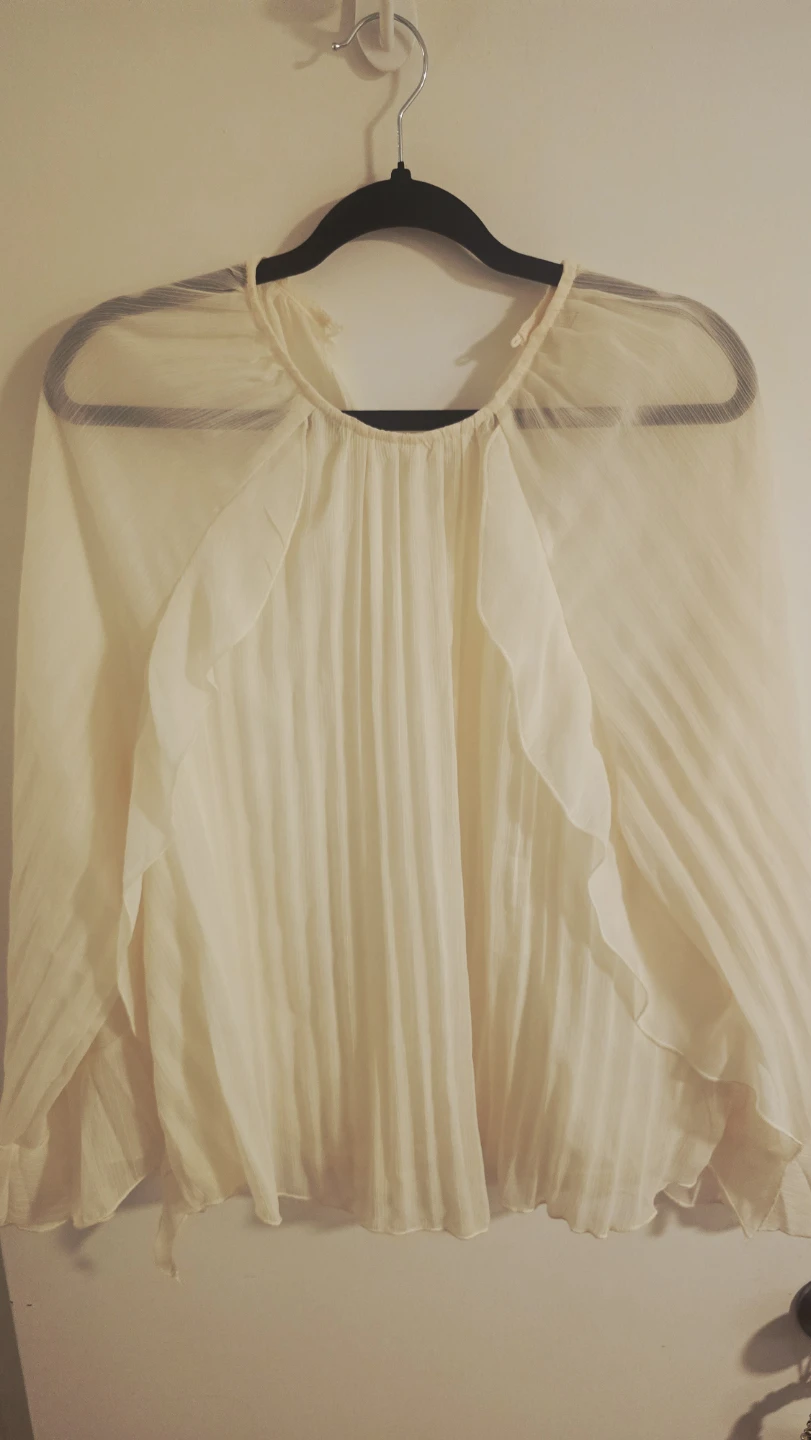 Ultra pink brand - size  L - Cream Pleated Blouse