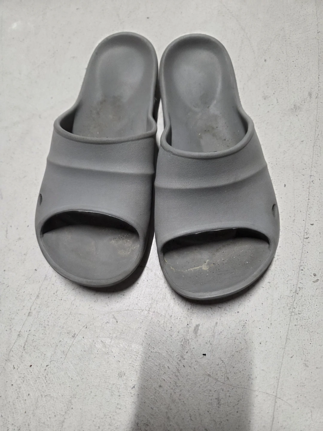 Grey slides, size 270mm