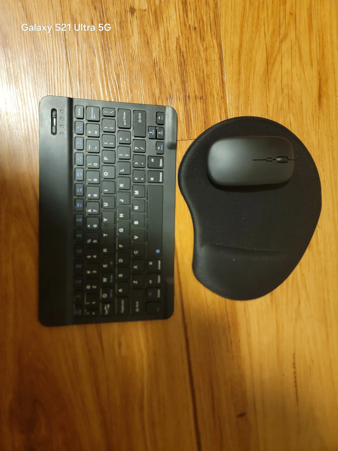 Tablet with Keyboard and Mouse - photo 2