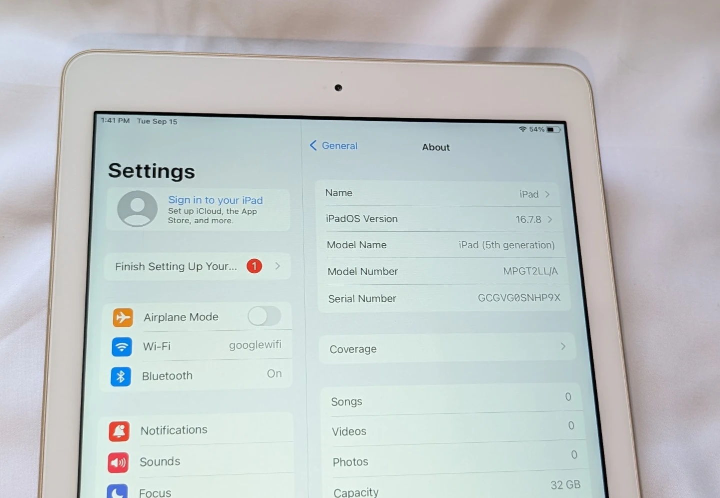 NICE Good APPLE iPad 5 32GB WIFI $80 - photo 2