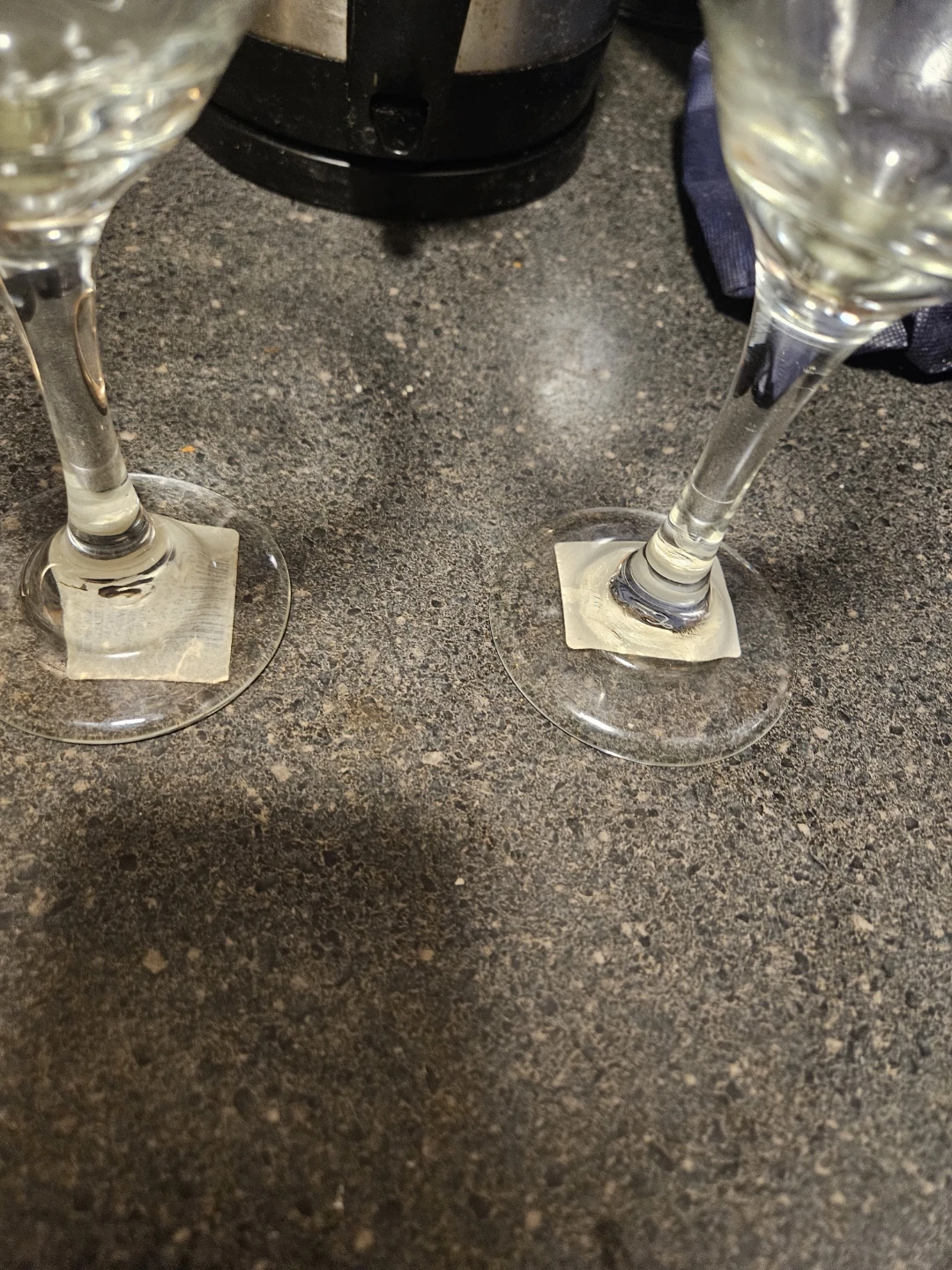 Set of 2 Greenbrier Martini Glasses - photo 4