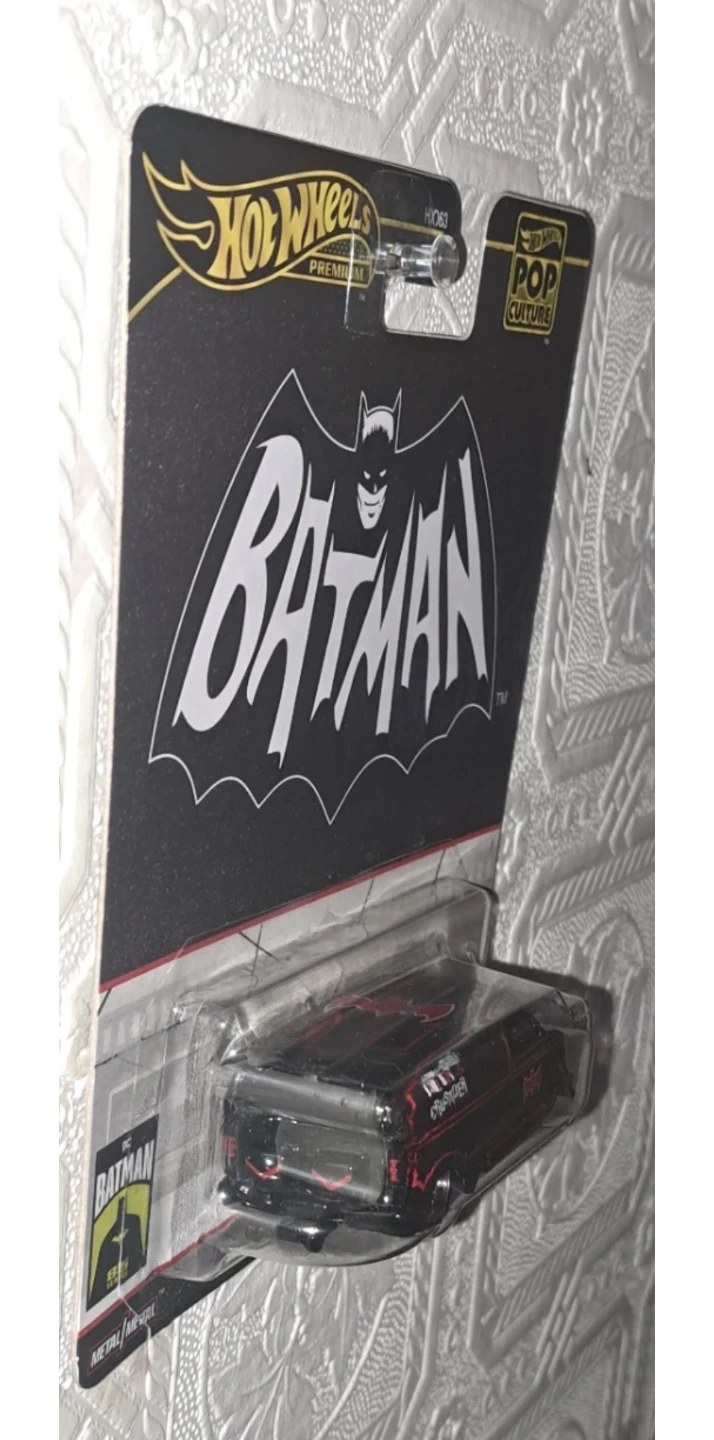Hot Wheels Premium 1985 Chevy Astro Van Batman - photo 3