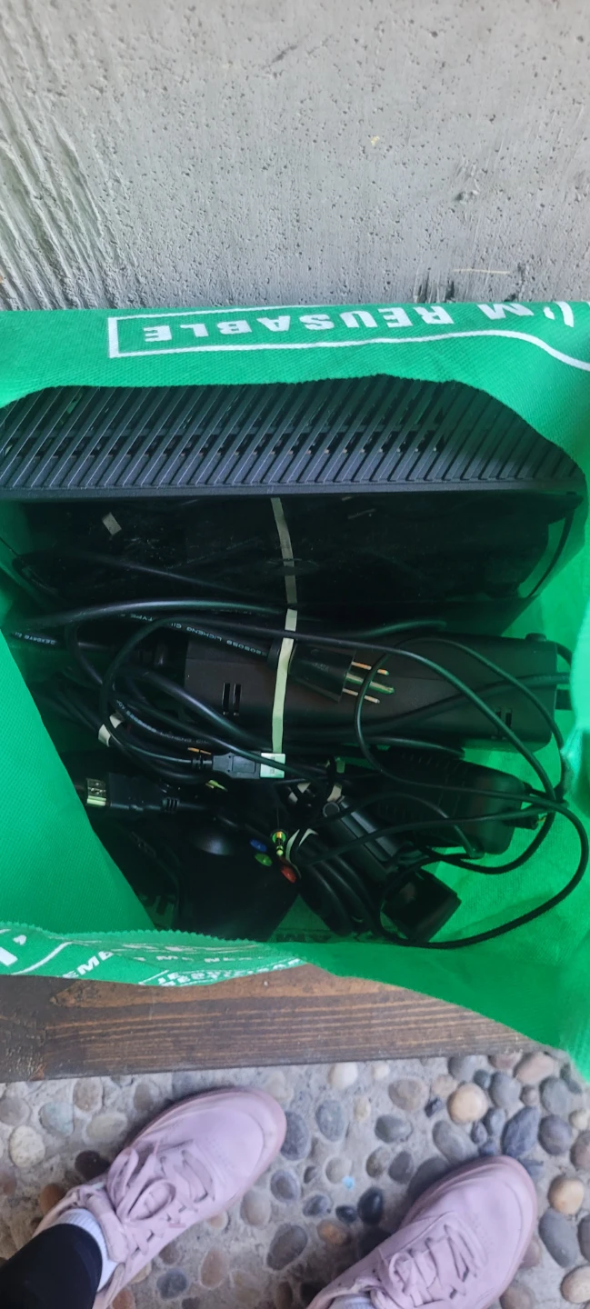 Microsoft Xbox 360 Console Bundle