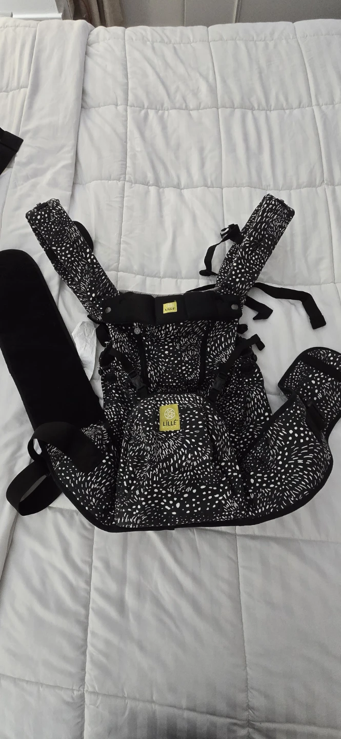 LILLEbaby Complete Baby Carrier