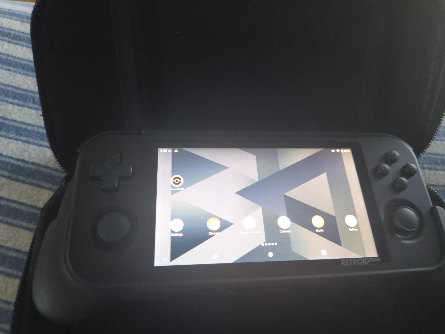 Retroid Pocket 3+ Handheld Console - photo 3